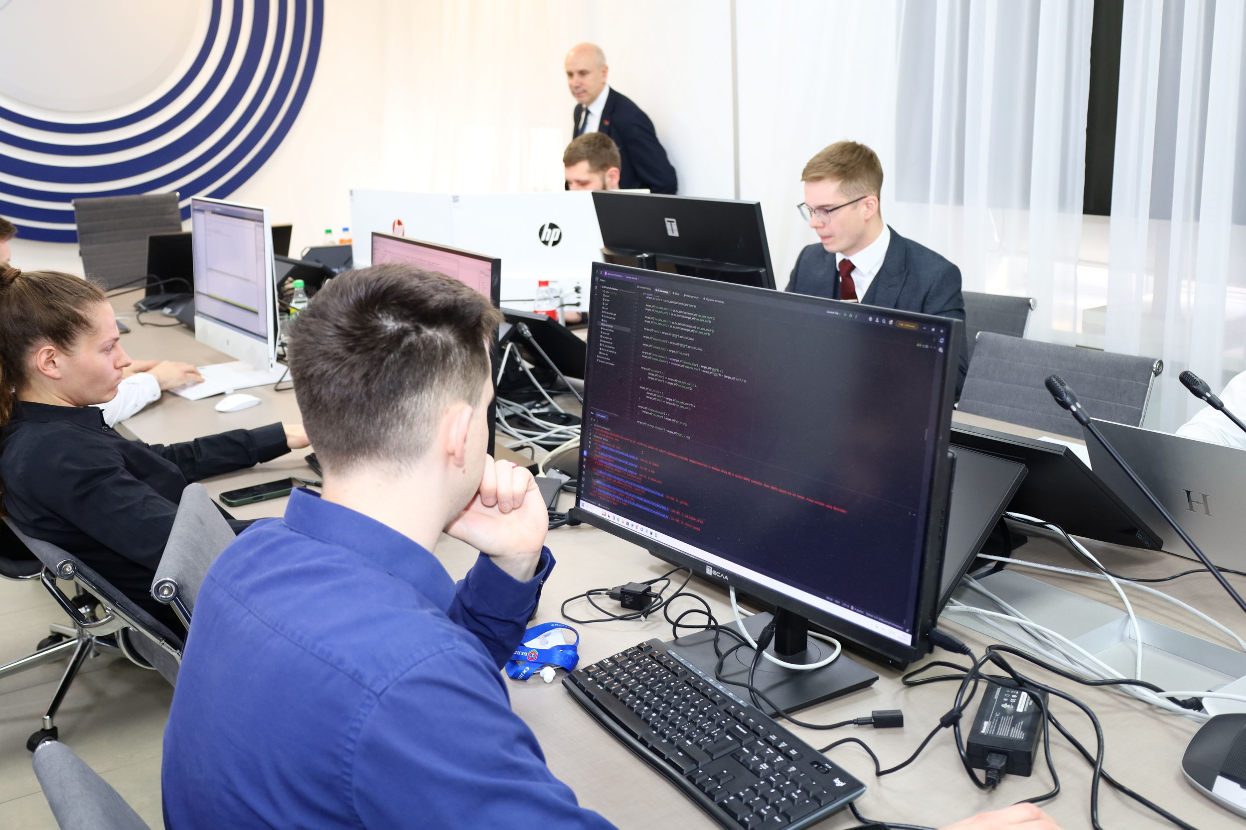 Первый слайд