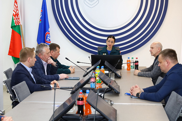 Пожарная безопасность на работе и дома: в БелГИЭ прошла встреча с Ленинским РОЧС